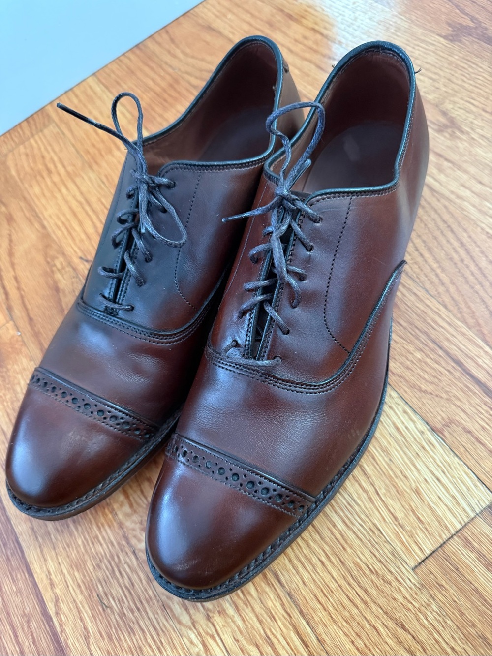 Allen Edmonds Fifth Avenue cap-toe oxford shoe dark brown leather finish